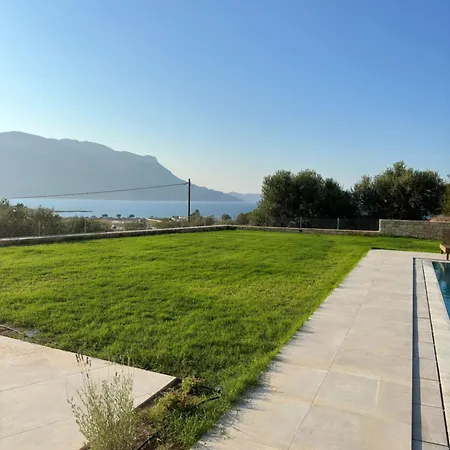 Nusa Retreat - Seaview Luxury Residences Feriehus Kíssamos