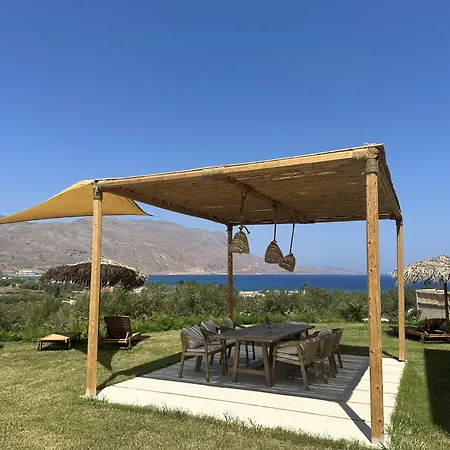 Nusa Retreat - Seaview Luxury Residences * Kíssamos