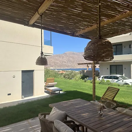 Nusa Retreat - Seaview Luxury Residences Kíssamos