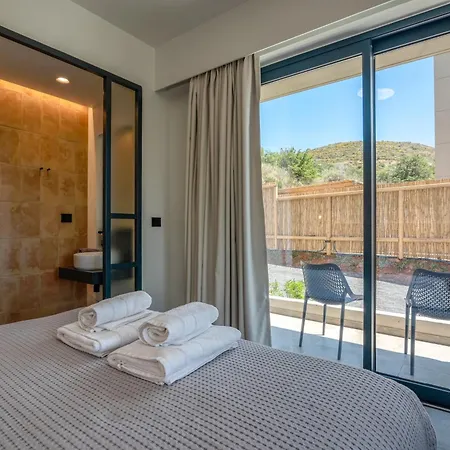 Nusa Retreat - Seaview Luxury Residences Feriehus Kíssamos